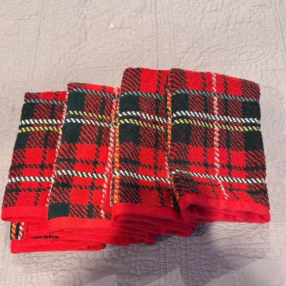 Plaid Holiday Towels - Red and Green - Picture 4 of 8